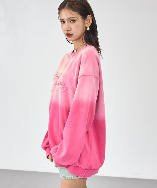 ANAP（アナップ）の「ウォッシュ加工 グラデーション エンボスロゴ スウェット プルオーバー（スウェット・レディース・ブラック/ピンク・F）」の9枚目の写真