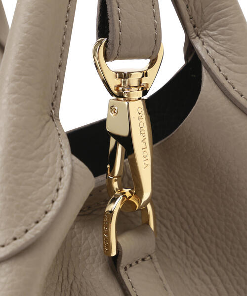 VIOLAd'ORO（ヴィオラドーロ）の「VIOLAd’ORO (ヴィオラドーロ) TRERO / V-1573 イタリアンWフェイスレザーベルトトート（ハンドバッグ・レディース・ブラック/グレー・F）」の15枚目の写真