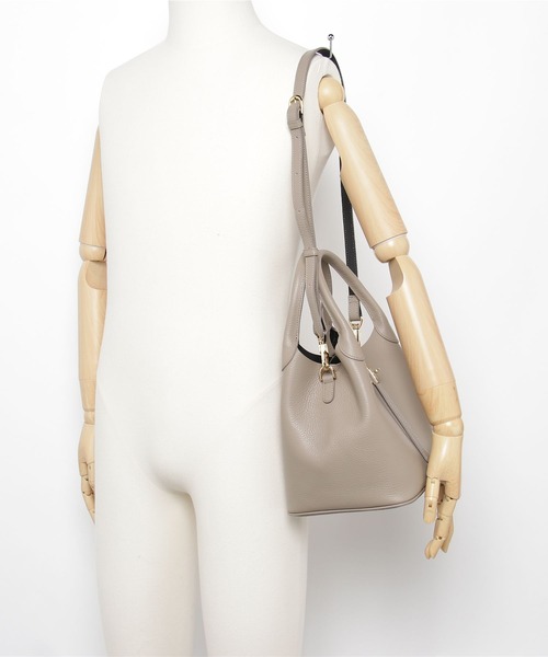 VIOLAd'ORO（ヴィオラドーロ）の「VIOLAd’ORO (ヴィオラドーロ) TRERO / V-1573 イタリアンWフェイスレザーベルトトート（ハンドバッグ・レディース・ブラック/グレー・F）」の5枚目の写真