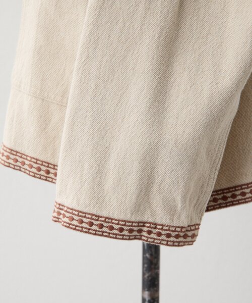 ear PAPILLONNER(イアパピヨネ)の「花柄刺しゅうジャケット【SUM1 STYLE】(その他アウター・レディース・グレイッシュベージュ・FREE)」の3枚目の写真
