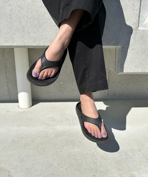 OOFOS/ウーフォス] OORIGINAL リカバリーサンダル（サンダル）｜OOFOS