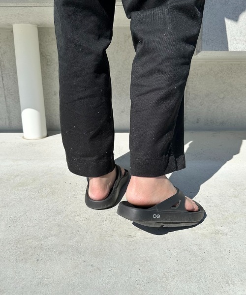 OOFOS（ウーフォス）の「[OOFOS/ウーフォス] OORIGINAL リカバリーサンダル（サンダル・レディース・ベージュ/グレー/ブラック/ブルー・3/4/5/6/7/8/9/10）」の10枚目の写真