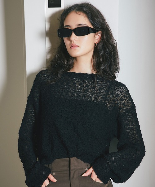 ARVELLIA(アルベリア)の「POPCORN KNIT TOP(ニット/セーター・レディース・ブラック/ホワイト・M)」の2枚目の写真