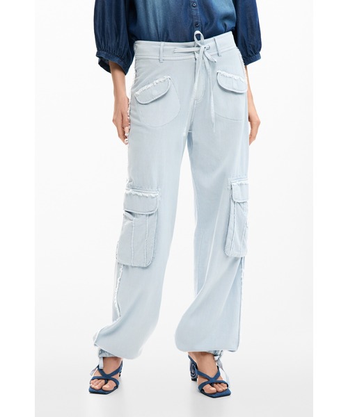Desigual(デシグアル)の「ライトブルーカーゴバルーンパンツ(その他パンツ・レディース・ブルー・XS/S/M/L/XL)」の4枚目の写真