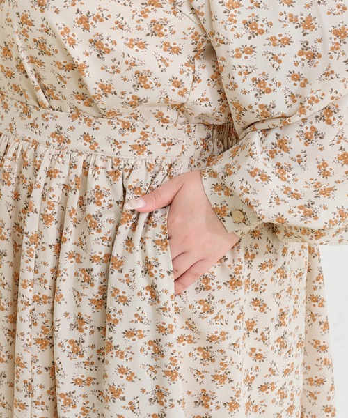Louiosy(ルオシー)の「【Louiosy】【大きいサイズ】チャーム付きフレアスカート(スカート・レディース・ホワイト系その他2/ブルー系その他・3L/X-LARGE/4L)」の6枚目の写真