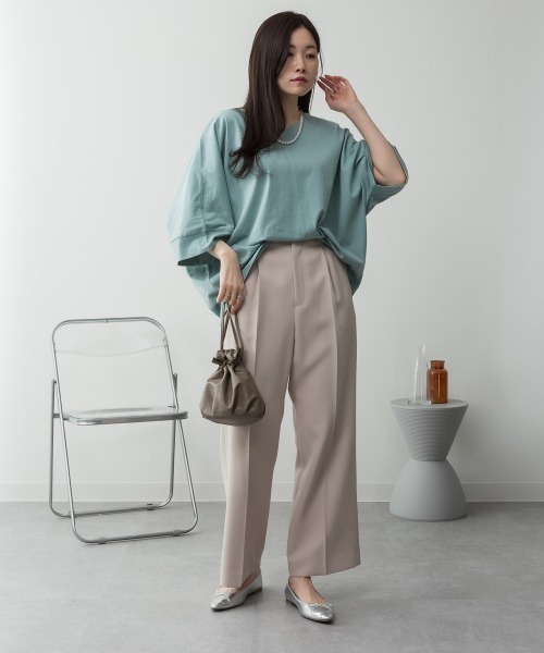 aity(アイティ)の「M-5L Vネック7分袖ドルマンカットソー 夏服(Tシャツ/カットソー・レディース・グレイッシュベージュ/ブラック/ミント/オフホワイト/チャコールグレー・4L~5L/LL~3L/M~L)」の5枚目の写真