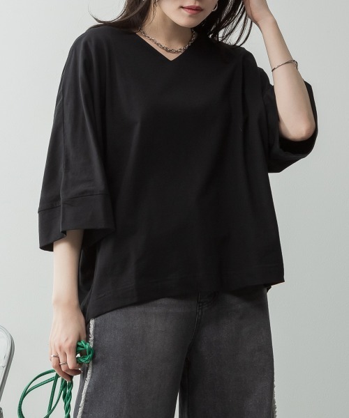 aity(アイティ)の「M-5L Vネック7分袖ドルマンカットソー 夏服(Tシャツ/カットソー・レディース・グレイッシュベージュ/ブラック/ミント/オフホワイト/チャコールグレー・4L~5L/LL~3L/M~L)」の3枚目の写真