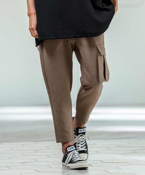 Magine（マージン）の「mp14660- Asymmetric Cargo Pocket Bonded Houndstooth Pants カーゴポケットパンツ(MGN-261-030)（カーゴパンツ・メンズ・ブラウン/ブラック・48/46/44）」の9枚目の写真