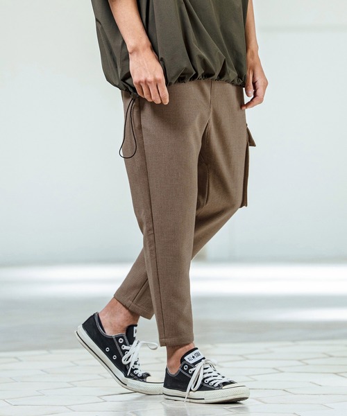 Magine（マージン）の「mp14660- Asymmetric Cargo Pocket Bonded Houndstooth Pants カーゴポケットパンツ(MGN-261-030)（カーゴパンツ・メンズ・ブラウン/ブラック・48/46/44）」の10枚目の写真