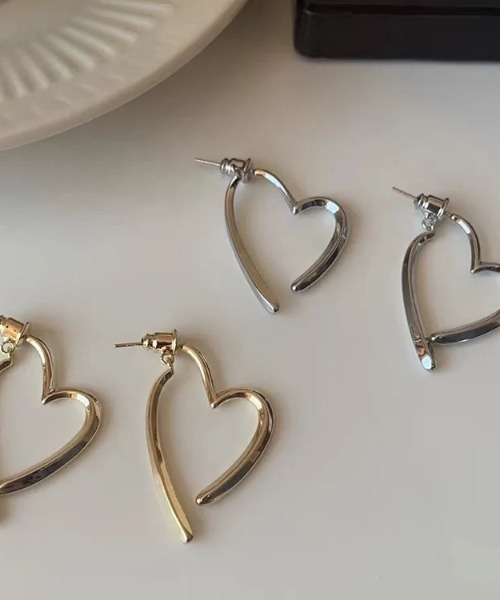 almo(アルモ)の「ドロップハートペアピアス/両耳用/レディース(SK)(ピアス(両耳用)・レディース・ゴールド/シルバー・FREE)」の6枚目の写真