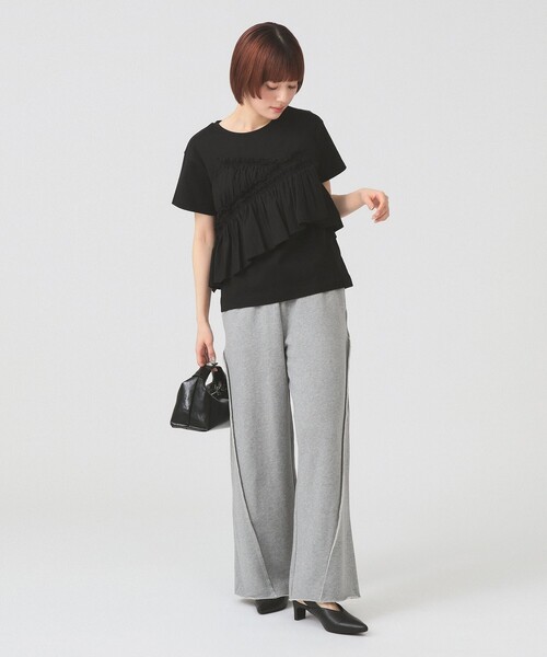 Ray BEAMS(レイビームス)の「アシメ ギャザー フリル Tシャツ(Tシャツ/カットソー・レディース・ホワイト/ブラック・ONE SIZE)」の7枚目の写真