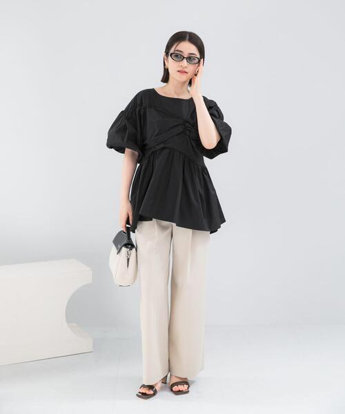 URBAN RESEARCH ROSSO WOMEN（アーバンリサーチ　ロッソ）の「『別注』ELENDEEK×ROSSO　GATHER BLOUSE（シャツ/ブラウス・レディース・オフホワイト/ブルー/ブラック・FREE）」の17枚目の写真