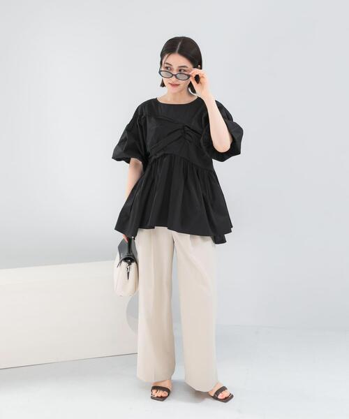 URBAN RESEARCH ROSSO WOMEN（アーバンリサーチ　ロッソ）の「『別注』ELENDEEK×ROSSO　GATHER BLOUSE（シャツ/ブラウス・レディース・オフホワイト/ブルー/ブラック・FREE）」の18枚目の写真