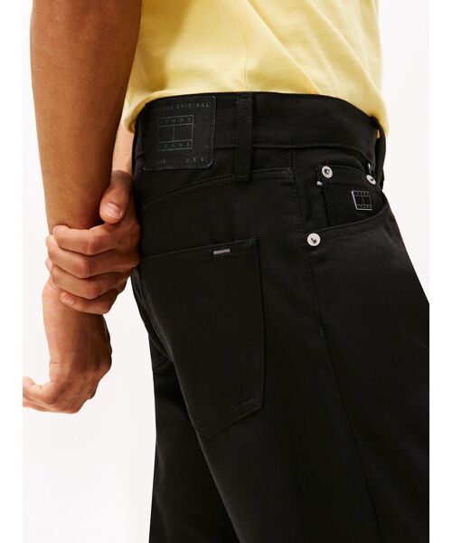 tommy jeans（トミー ジーンズ）の「REGULAR STRAIGHT SLV EI9080（デニムパンツ・メンズ・ブラック・30inch/32inch/28inch）」の3枚目の写真
