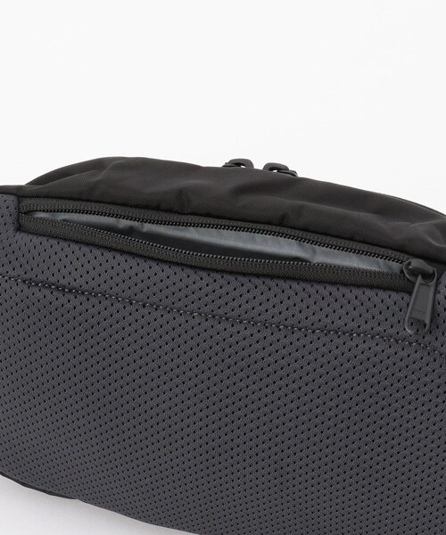 THE NORTH FACE(ザノースフェイス)の「THE NORTH FACE/ザ・ノース・フェイス Orion 3 オリオン3/ NM72355(ショルダーバッグ・メンズ・ベージュ/ブラック/ブルー・ONE SIZE)」の7枚目の写真