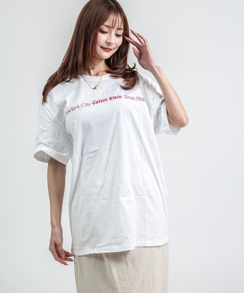 Calvin Klein(カルバン・クライン)の「【CALVIN KLEIN】ロゴTシャツ 半袖 シンプル クルーネック(Tシャツ/カットソー・メンズ・ホワイト・LARGE/X-LARGE/XX-LARGE)」の3枚目の写真