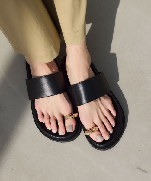 BARNYARDSTORM（バンヤードストーム）の「BARNYARDSTORM / 『ネルソンさん』ご紹介アイテム】メタルトングレザーサンダル【一部店舗限定カラー】（サンダル・レディース・モカ/ブラック・36/37/38）」の18枚目の写真