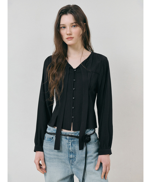ETMON(エトモン)の「Tie Pintuck Blouse, Black(シャツ/ブラウス・レディース・その他・SMALL/MEDIUM)」の2枚目の写真