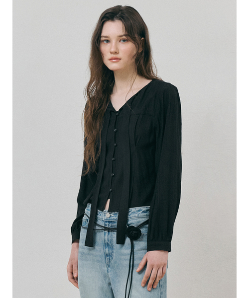 ETMON(エトモン)の「Tie Pintuck Blouse, Black(シャツ/ブラウス・レディース・その他・SMALL/MEDIUM)」の3枚目の写真