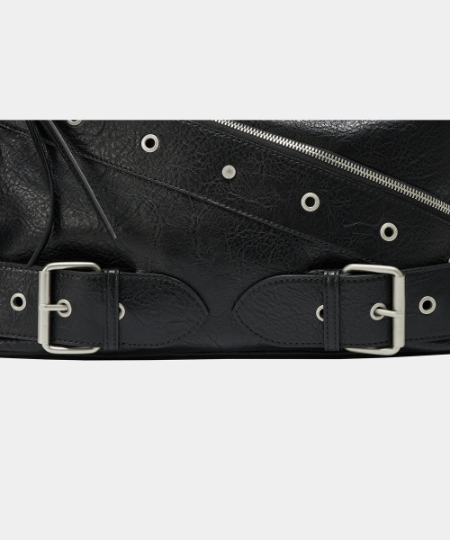 ETRE AU SOMMET（エトレオソメ）の「Strap Belt Eyelet Cross Big Bag (Black)（ショルダーバッグ・レディース・その他・FREE）」の8枚目の写真
