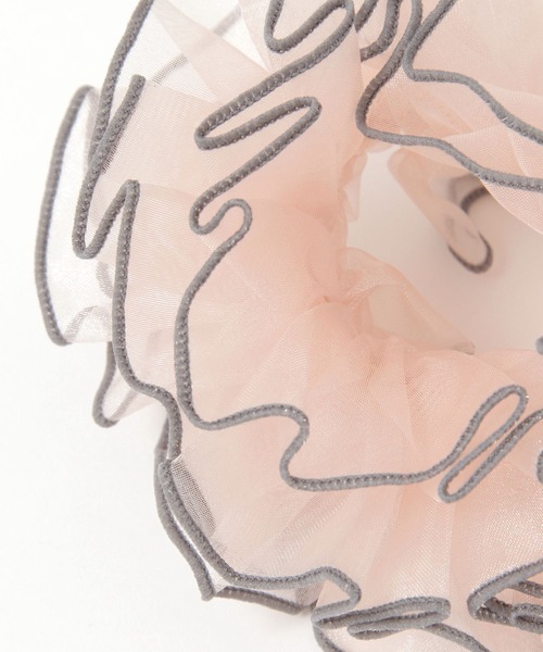 studio CLIP（スタディオクリップ）の「シアーパイピングシュシュ（シュシュ・レディース・ピンク/ライトグレー/ネイビー・FREE）」の5枚目の写真