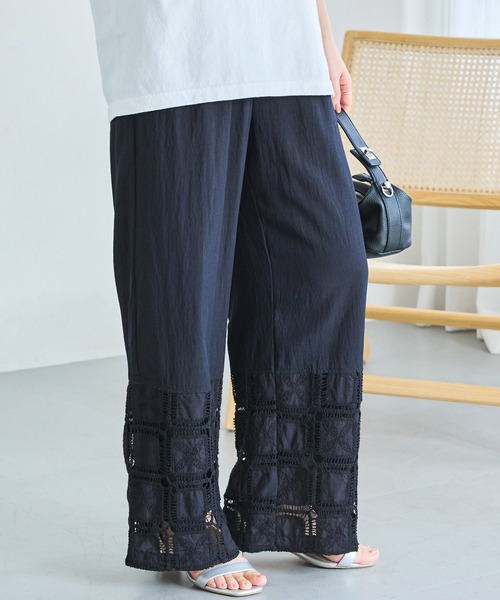 LAVEANGE(ラビアンジェ)の「スクエア刺繍レース切替ワイドパンツ|レースで魅せる大人の抜け感スタイル/イージーパンツ/ポケット付き/ウエストゴム/体型カバー(その他パンツ・レディース・オフホワイト/ブラック・LL/4L/3L/M/5L)」の7枚目の写真