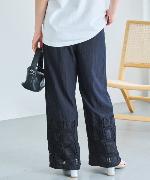 LAVEANGE(ラビアンジェ)の「スクエア刺繍レース切替ワイドパンツ|レースで魅せる大人の抜け感スタイル/イージーパンツ/ポケット付き/ウエストゴム/体型カバー(その他パンツ・レディース・オフホワイト/ブラック・LL/4L/3L/M/5L)」の9枚目の写真