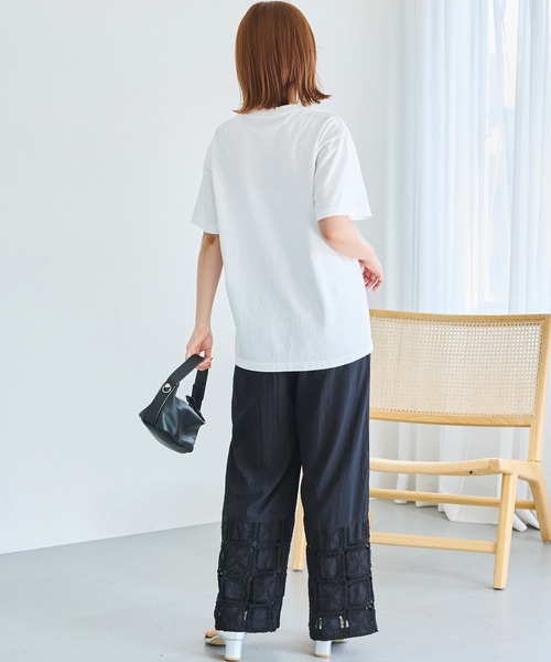 LAVEANGE(ラビアンジェ)の「スクエア刺繍レース切替ワイドパンツ|レースで魅せる大人の抜け感スタイル/イージーパンツ/ポケット付き/ウエストゴム/体型カバー(その他パンツ・レディース・オフホワイト/ブラック・LL/4L/3L/M/5L)」の15枚目の写真