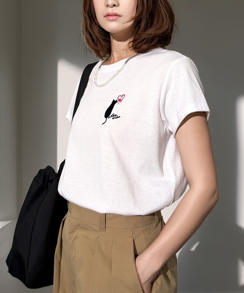Candlestick(キャンドルスティック)の「ワンポイント キャット 刺繍 コンパクトTシャツ(Tシャツ/カットソー・レディース・ホワイト/ブラック/スミクロ・FREE)」の8枚目の写真