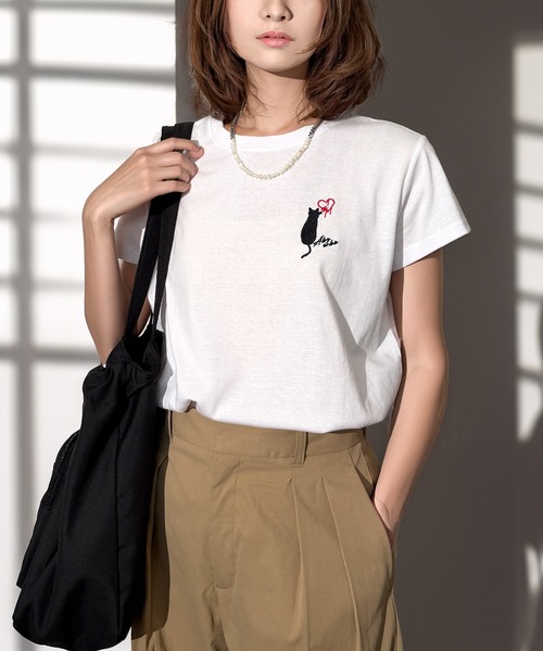 Candlestick(キャンドルスティック)の「ワンポイント キャット 刺繍 コンパクトTシャツ(Tシャツ/カットソー・レディース・ホワイト/ブラック/スミクロ・FREE)」の14枚目の写真