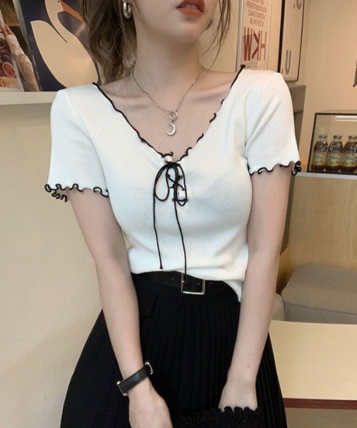 Alvia(アルビア)の「ネッククロスリボン半袖Tシャツ(Tシャツ/カットソー・レディース・ブラック/ホワイト・M)」の8枚目の写真