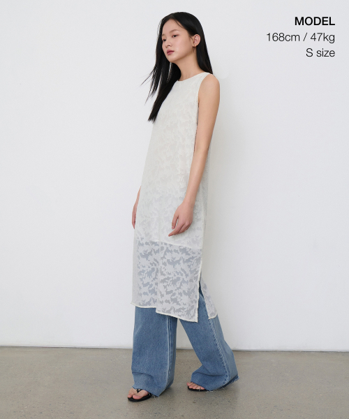 MUSINSA STANDARD WOMAN（ムシンサスタンダードウーマン）の「ウーマンズテクスチャフローラルロングドレス[クリーム]（ワンピース・レディース・その他・X-SMALL/SMALL/MEDIUM/LARGE）」の2枚目の写真