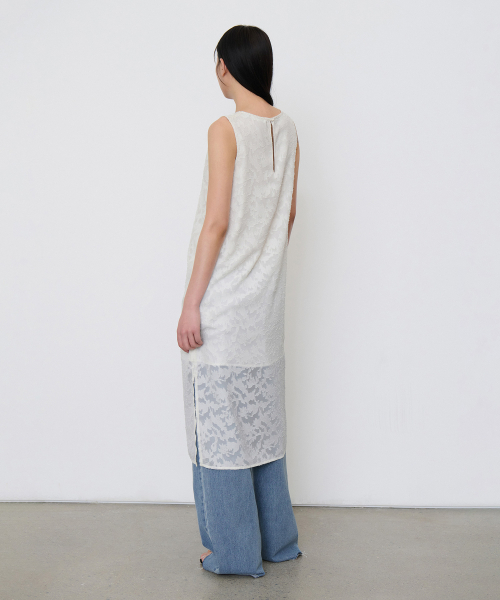 MUSINSA STANDARD WOMAN（ムシンサスタンダードウーマン）の「ウーマンズテクスチャフローラルロングドレス[クリーム]（ワンピース・レディース・その他・X-SMALL/SMALL/MEDIUM/LARGE）」の3枚目の写真