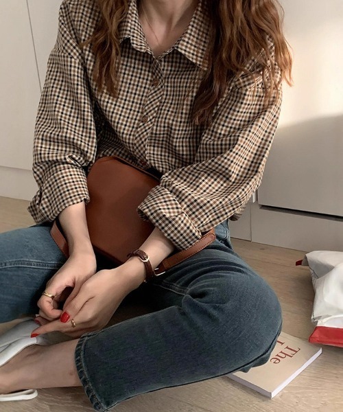 mielu(ミエル)の「レトロチェック柄シャツ(シャツ/ブラウス・レディース・ブラウン・LARGE/MEDIUM/SMALL/X-LARGE)」の2枚目の写真