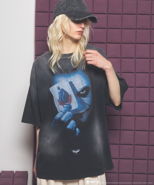 MAISON SPECIAL(メゾンスペシャル)の「《UNISEX》【MOVIE SERIES】「The Dark Knight」Prime-Over Crew Neck Short Sleeve T-Shirt/「ダークナイト」グラフィックプリントプライムオーバークルーネックTシャツ【MAISON SPECIAL/メゾンスペシャル】(Tシャツ/カットソー・メンズ・その他5/その他3/その他4/その他6/その他2/その他1・0/2/1)」の2枚目の写真