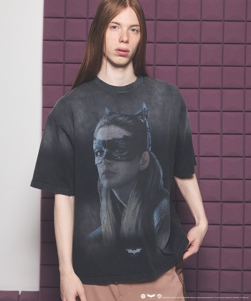 MAISON SPECIAL(メゾンスペシャル)の「《UNISEX》【MOVIE SERIES】「The Dark Knight」Prime-Over Crew Neck Short Sleeve T-Shirt/「ダークナイト」グラフィックプリントプライムオーバークルーネックTシャツ【MAISON SPECIAL/メゾンスペシャル】(Tシャツ/カットソー・メンズ・その他5/その他3/その他4/その他6/その他2/その他1・0/2/1)」の1枚目の写真