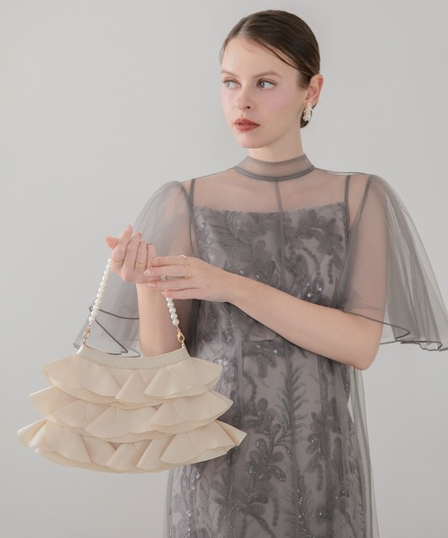 Leja(レジャ)の「【LEJA】パールハンドルティアードフリル2WAYバッグ結婚式 パーティー 成人式 二次会 同窓会 お呼ばれ オケージョン 20代 30代(ハンドバッグ・レディース・シャンパン・FREE)」の2枚目の写真