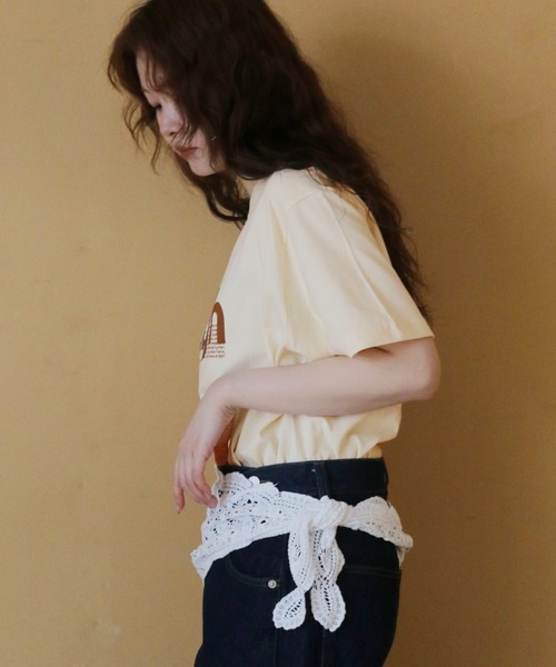 cheriella（シェリエラ）の「【cheriella】ゴッホロゴプリントTシャツ　GOGH LOGO PRINT T-SHIRT（Tシャツ/カットソー・レディース・ブラウン/アイボリー/ホワイト/ライトブルー・LARGE/MEDIUM/SMALL）」の13枚目の写真