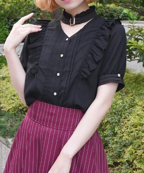 axes femme POETIQUE（アクシーズファムポエティック）の「金ボタン付きチョーカー風ＢＬ（シャツ/ブラウス・レディース・ホワイト/レッド/ブラック・MEDIUM）」の2枚目の写真