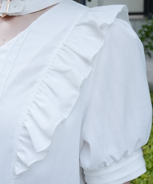 axes femme POETIQUE（アクシーズファムポエティック）の「金ボタン付きチョーカー風ＢＬ（シャツ/ブラウス・レディース・ホワイト/レッド/ブラック・MEDIUM）」の9枚目の写真