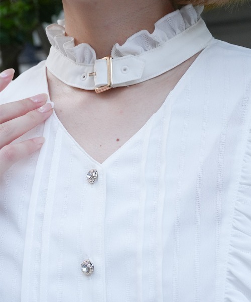 axes femme POETIQUE（アクシーズファムポエティック）の「金ボタン付きチョーカー風ＢＬ（シャツ/ブラウス・レディース・ホワイト/レッド/ブラック・MEDIUM）」の10枚目の写真