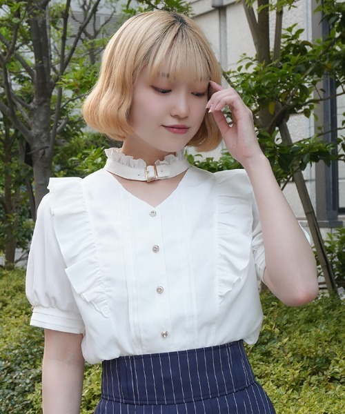 axes femme POETIQUE（アクシーズファムポエティック）の「金ボタン付きチョーカー風ＢＬ（シャツ/ブラウス・レディース・ホワイト/レッド/ブラック・MEDIUM）」の14枚目の写真