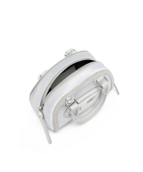 DIESEL(ディーゼル)の「ウィメンズ クロスボディバッグ 1DR DOME CROSSBODY(ショルダーバッグ・レディース・ライトグレー/バーガンディー・UNI)」の5枚目の写真
