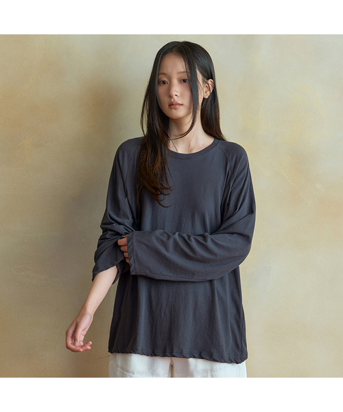 WEDNESDAYOASISFORWOMEN(ウェンズデー オアシス フォー ウーマン)の「イーズラグランロングスリーブTシャツ_3COLOR(W26TP17)(Tシャツ/カットソー・レディース・ブルー/ホワイト/チャコール・FREE)」の2枚目の写真