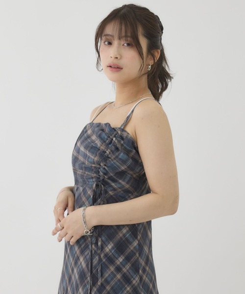 archives(アルシーヴ)の「【アシンメトリーデザインで差がつくワンピ】チェックシフォンドロストキャミワンピース(ワンピース・レディース・ネイビー/ブラック・MEDIUM)」の13枚目の写真
