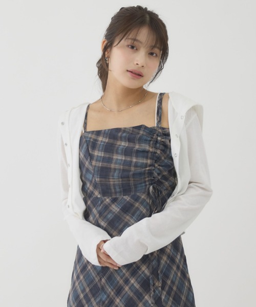 archives(アルシーヴ)の「【アシンメトリーデザインで差がつくワンピ】チェックシフォンドロストキャミワンピース(ワンピース・レディース・ネイビー/ブラック・MEDIUM)」の20枚目の写真