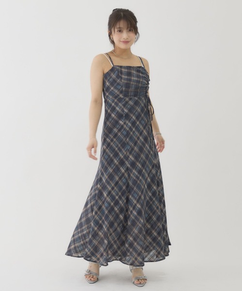 archives(アルシーヴ)の「【アシンメトリーデザインで差がつくワンピ】チェックシフォンドロストキャミワンピース(ワンピース・レディース・ネイビー/ブラック・MEDIUM)」の18枚目の写真