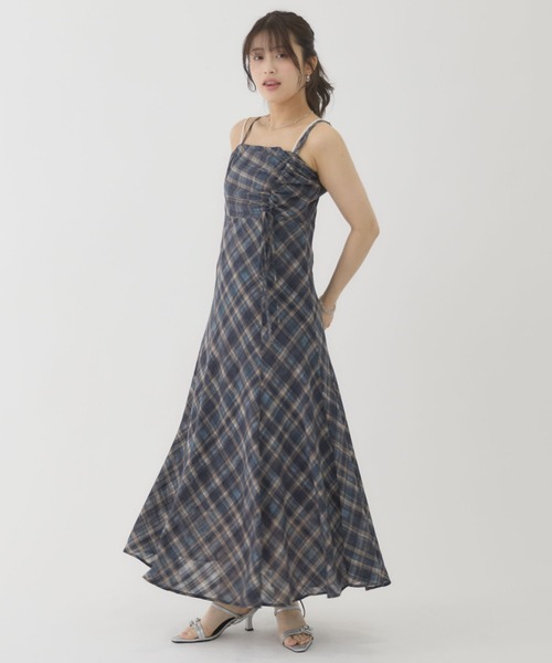 archives(アルシーヴ)の「【アシンメトリーデザインで差がつくワンピ】チェックシフォンドロストキャミワンピース(ワンピース・レディース・ネイビー/ブラック・MEDIUM)」の16枚目の写真