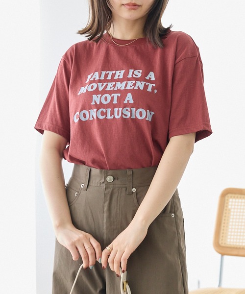 LAVEANGE(ラビアンジェ)の「フロッキーメッセージロゴプリントTシャツ|大人が着やすいロゴT/大人カジュアル/ヴィンテージライク/半袖(Tシャツ/カットソー・レディース・ブラウン/グレー/ネイビー・4L/M/3L/LL/5L)」の18枚目の写真