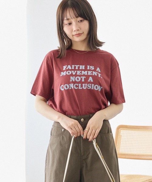 LAVEANGE(ラビアンジェ)の「フロッキーメッセージロゴプリントTシャツ|大人が着やすいロゴT/大人カジュアル/ヴィンテージライク/半袖(Tシャツ/カットソー・レディース・ブラウン/グレー/ネイビー・4L/M/3L/LL/5L)」の19枚目の写真